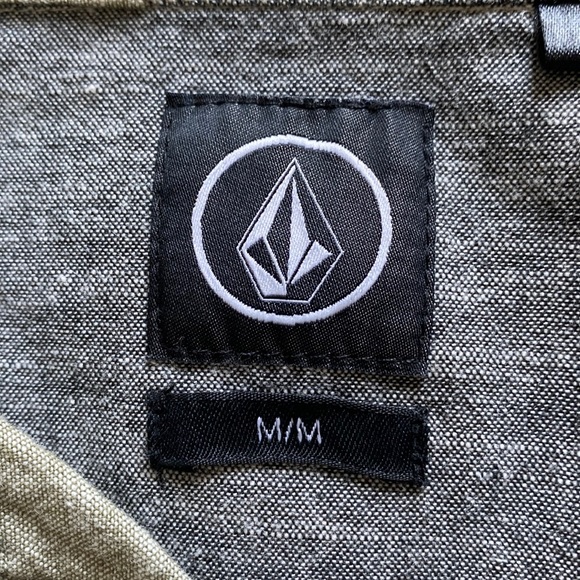 NWOT Volcom long sleeve button down - Picture 2 of 3